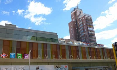 Metro Avenida de América