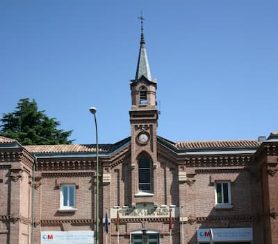 Hospital Universitario Central de la Cruz Roja San José y Santa Adela